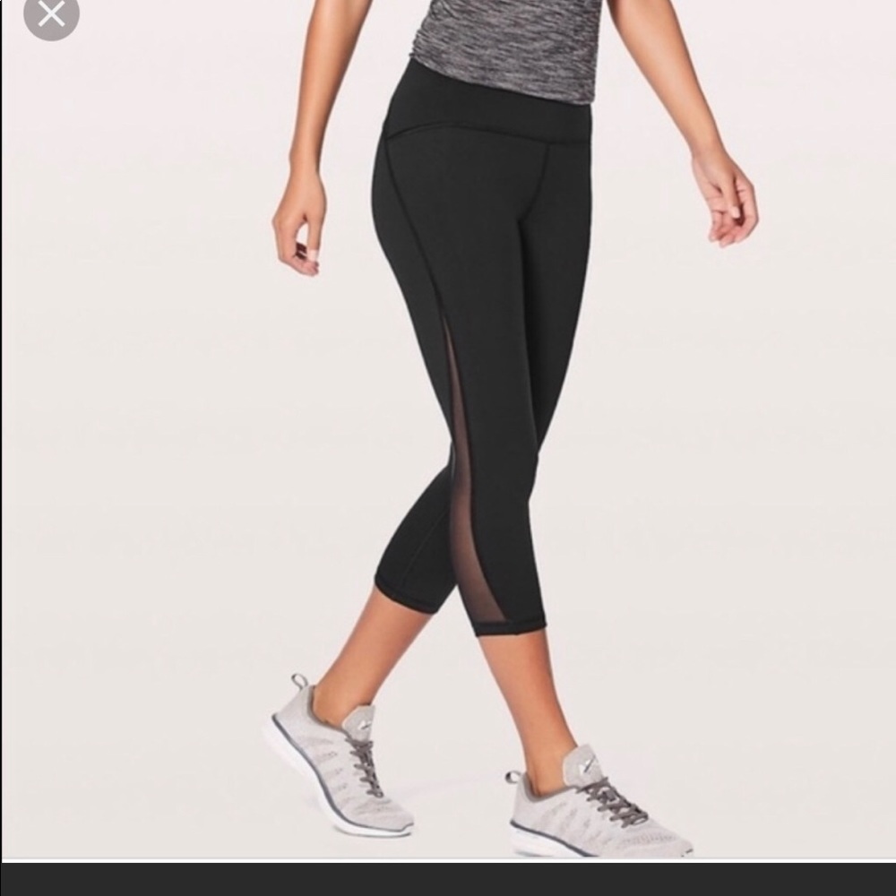 Lululemon crops LIKE NEW PERFECT CONDITION